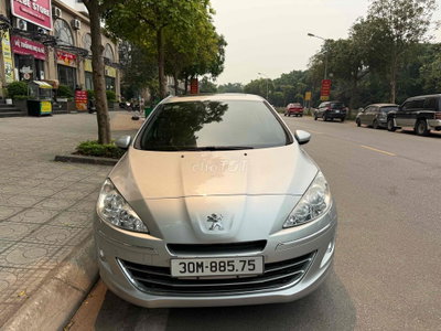 Peugeot 408 màu Bạc
