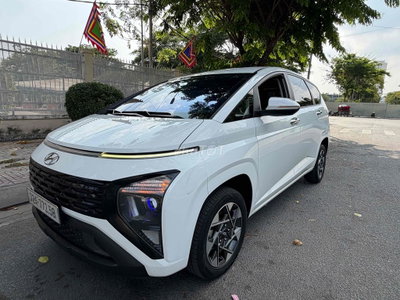 Stargazer 2022 1.5L Đặc Biệt, màu trắng đẹp rin