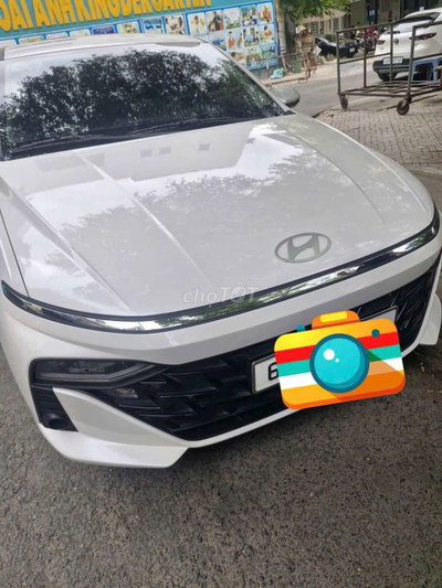 Hyundai Accent Số tự động Trắng