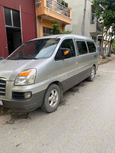 Hyundai Starex 2005 Bạc 20.000 km