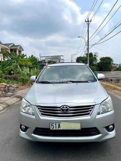 BÁN TOYOTA INNOVA AT BẢN V ĐỜII 2013 CỌP