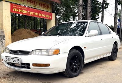 Honda Accord màu Trắng