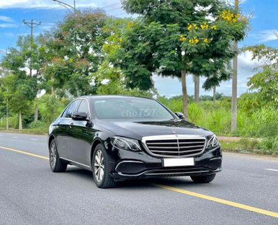 Toyota hà đông Mercedes E200 2019 Đen 4,4v