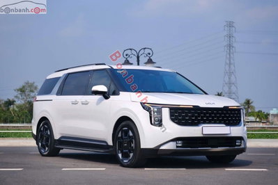 Xe Kia Carnival Signature 2.2D 2025