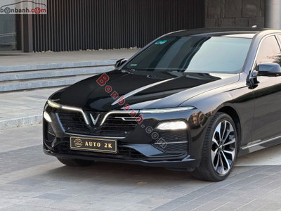 Xe VinFast Lux A 2.0 Premium 2.0 AT 2019