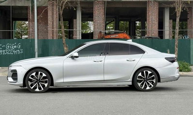 VinFast Lux A2.0 2019 Premium Bạc 80000 km