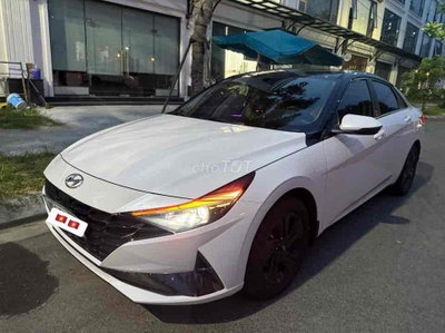 Hyundai Elantra 2022 Đặc Biệt Trắng