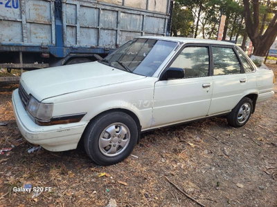 Toyota Corona 1989 Trắng