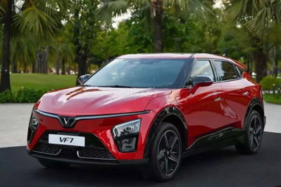 Xe điện VinFast VF7 Eco 2026 Đen Mới