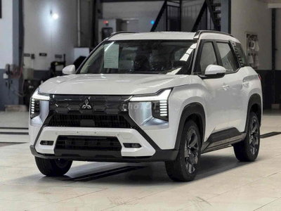 Mitsubishi Destinator SUV hạng C