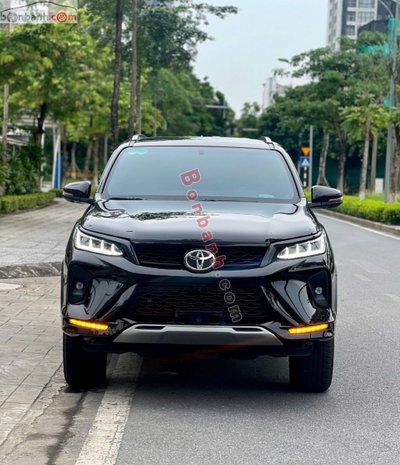 Xe Toyota Fortuner Legender 2.4L 4x2 AT 2025