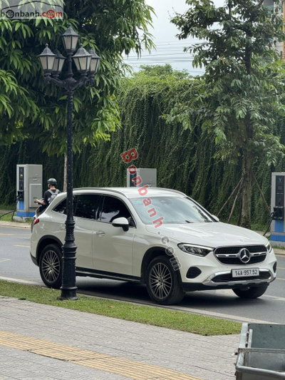 Xe Mercedes Benz GLC 200 4Matic 2023