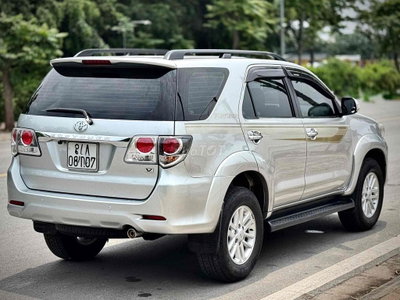 Toyota Fortuner 2012 Tự động Bạc