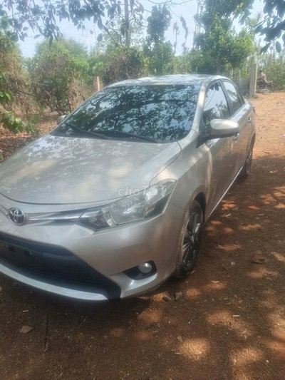 Toyota Vios 2018 E Vàng cát