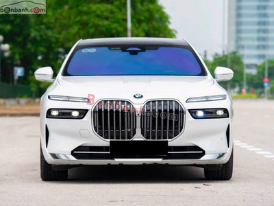Xe BMW 7 Series 740i Pure Excellence 2023