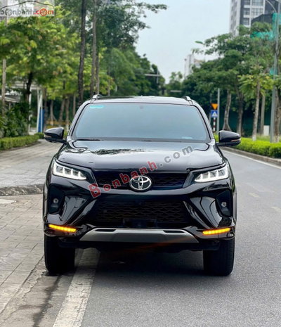 Xe Toyota Fortuner Legender 2.4L 4x2 AT 2025
