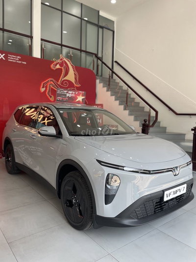 Xe điện VinFast VF MPV 7 Xám