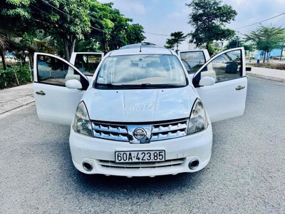 Nissan Livina 2012 7 chỗ Trắng