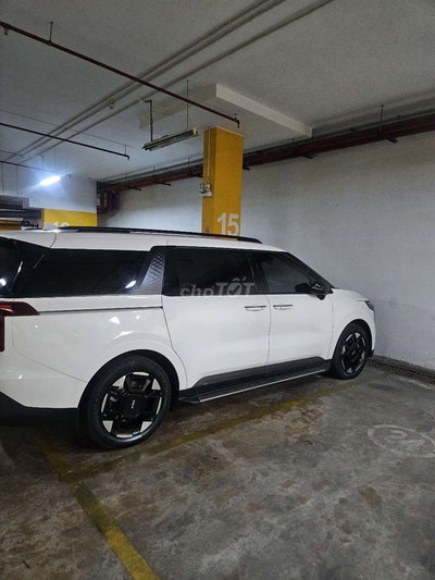Kia Carnival Trắng Ghế thương gia
