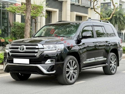 Xe Toyota Land Cruiser 5.7 V8 2016