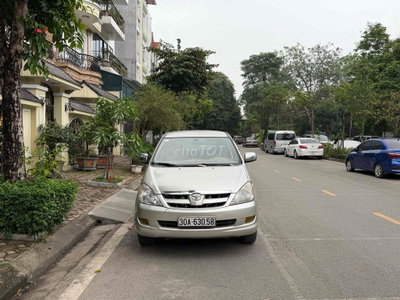 Toyota Innova 2008 G - 186000 km