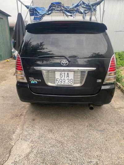 Toyota Innova Đen 7 chỗ