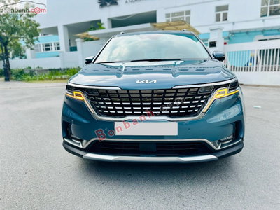 Xe Kia Carnival Signature 2.2D 2024