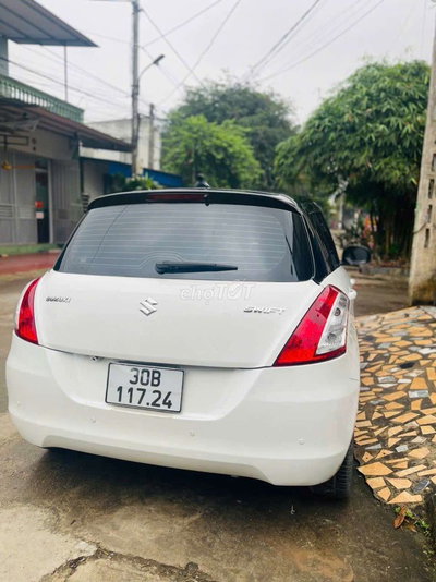 Suzuki Swift 2015 Trắng Đen