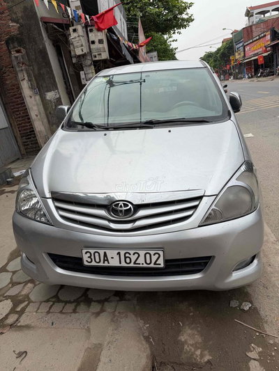 Toyota Innova 2009 G - 25000 km
