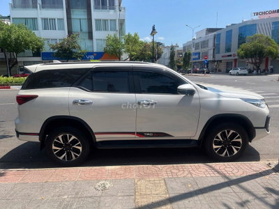 Bán Toyota Fortuner 2020 TRD Trắng 19.000 km