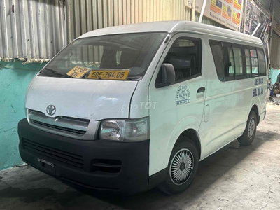 Toyota Hiace 2005 Commuter 2.5 - 123 km