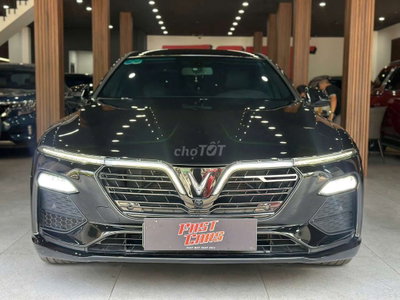 Vinfast Lux A 2021 2.0 Turbo,màu đen,8v2km