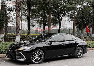 Xe Toyota Camry 2.0Q 2023