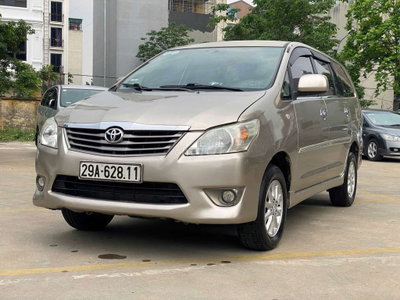 Toyota Innova E 2012 Vàng cát