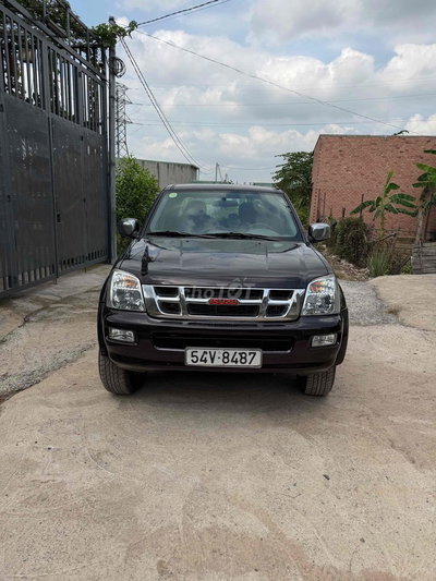 Isuzu D-Max Nâu