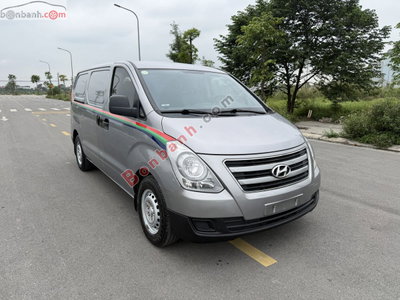 Xe Hyundai Grand Starex Van 2.5 MT 2017