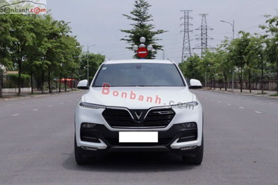 Xe VinFast Lux SA 2.0 Premium 2.0 AT 2020