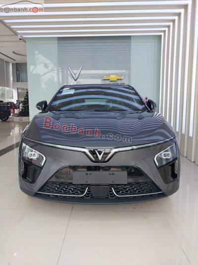 Xe VinFast VF7 Plus AWD 2026