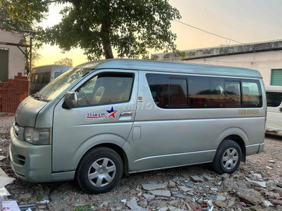 Toyota Hiace 2007 Commuter 2.5 - 123 km