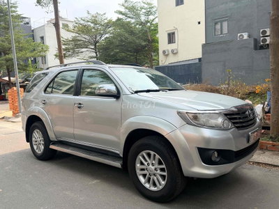 Toyota Fortuner 2012 V tự động xe sẵn dùng
