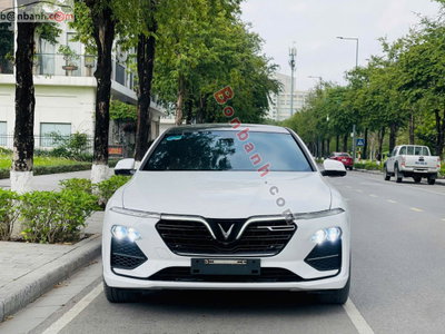 Xe VinFast Lux A 2.0 Premium 2.0 AT 2020