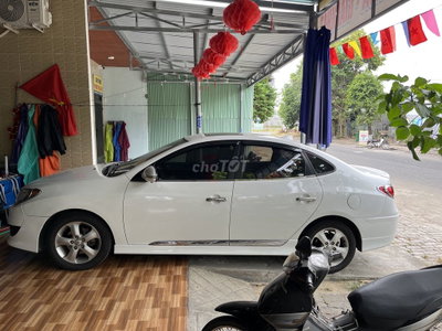 Hyundai Avante Trắng 5 chỗ