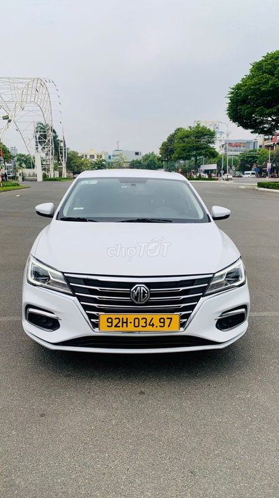 MG MG 5 Trắng Số sàn 37.000 km