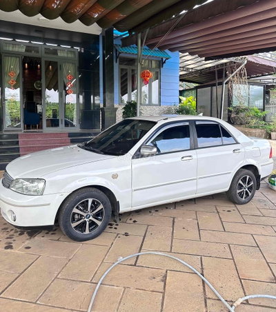 Ford Laser 2004 1.6 số sàn