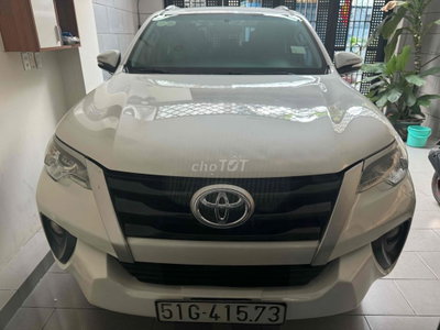 Toyota Fortuner Trắng