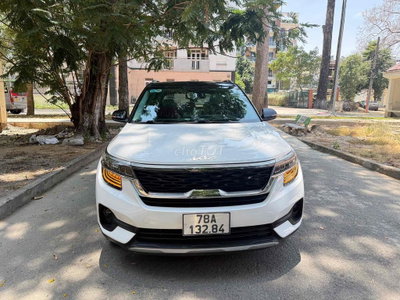 Kia Seltos 2022 1.6 Premium Trắng chỉ đi 25 000 km