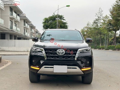 Xe Toyota Fortuner 2.7V 4x4 AT 2020