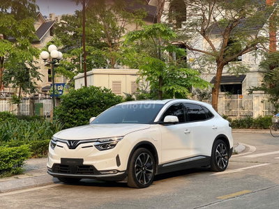 Xe điện VinFast VF8 Plus 2023 Trắng