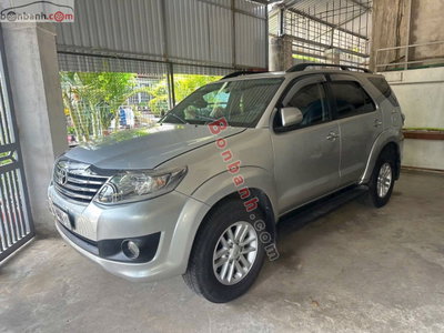 Xe Toyota Fortuner 2.7V 4x2 AT 2013