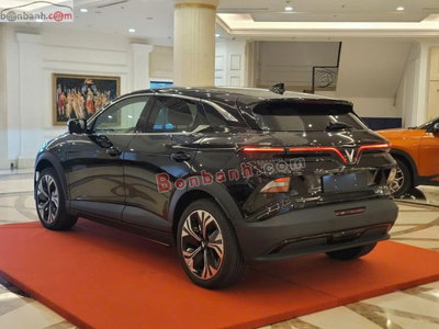 Xe VinFast VF6 Eco 2026
